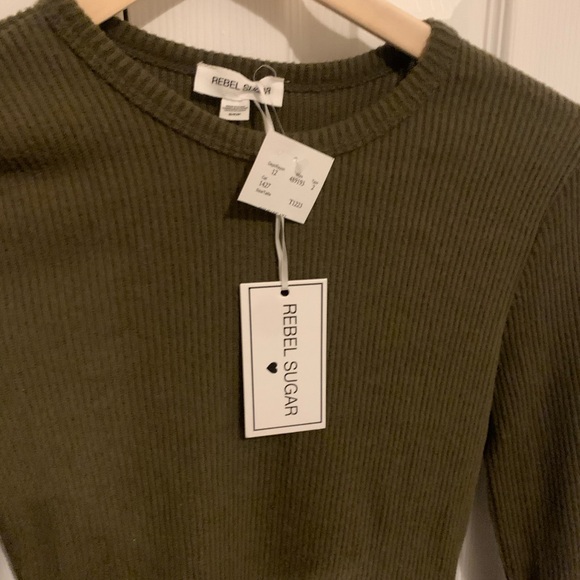 army green long sleeve - Picture 2 of 4